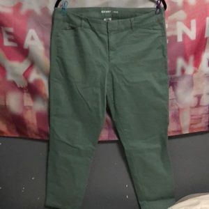 Old Navy Pixie Chino Olive Size 12